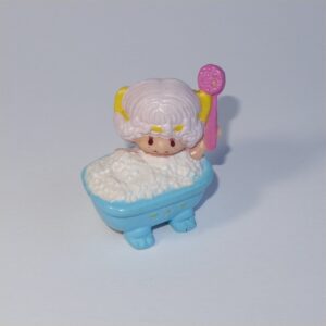 Strawberry Shortcake 1982 Angel Cake in Bubble Bath PVC Figurine 