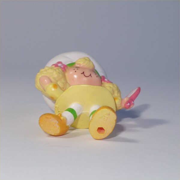 Strawberry Shortcake 1982 Lemon Meringue with a Mirror PVC Figurine - Image 3