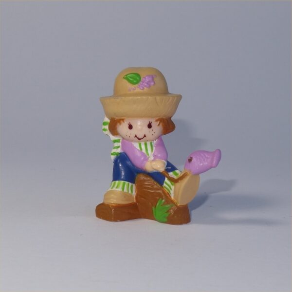 Strawberry Shortcake 1982 Huckleberry Pie Fishing PVC Figurine