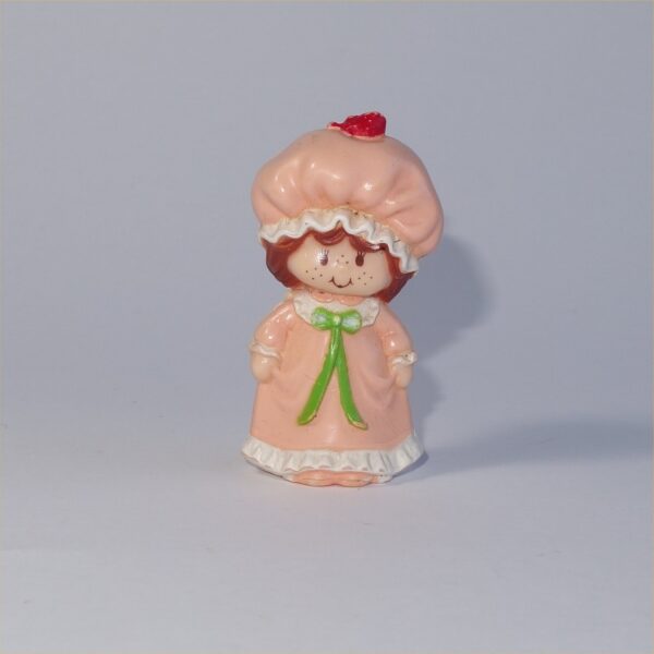 Strawberry Shortcake 1981 Strawberry Shortcake in a Nightgown PVC Figurine - Image 5