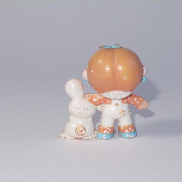 Strawberry Shortcake 1981 Apricot with Hopsalot Bunny PVC Figurine