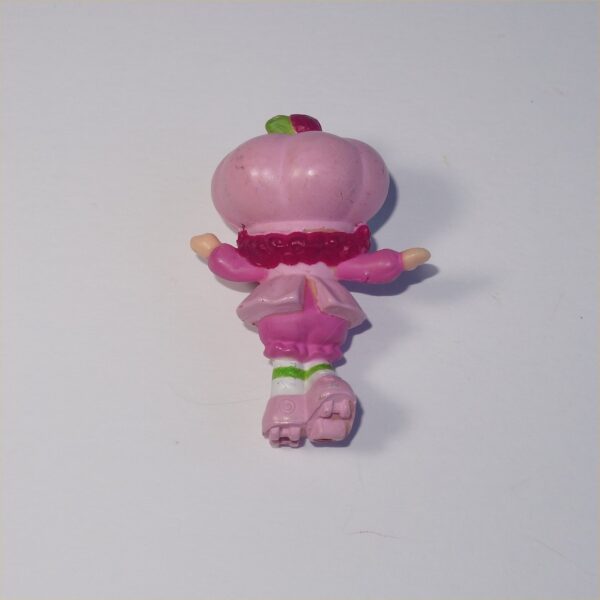 Strawberry Shortcake 1982 Raspberry Tart on Roller Skates PVC Figurine