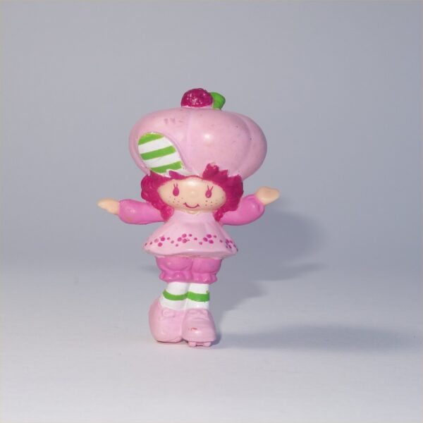 Strawberry Shortcake 1982 Raspberry Tart on Roller Skates PVC Figurine