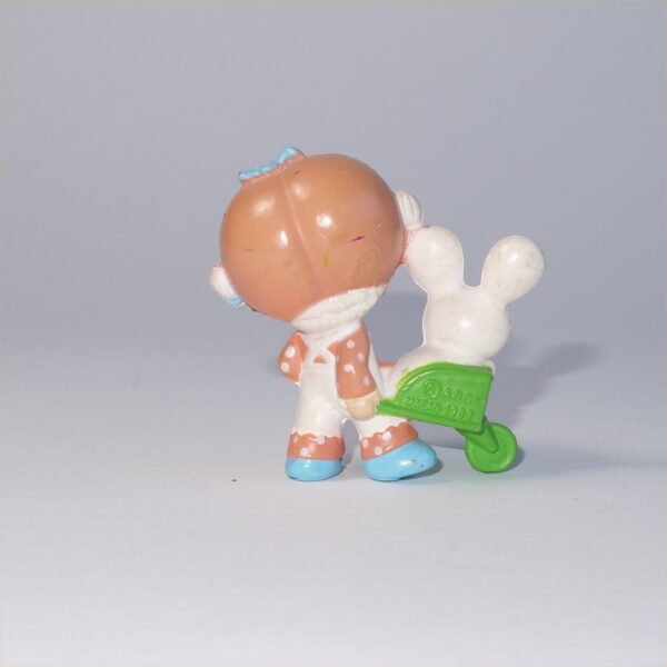 Strawberry Shortcake 1982 Apricot with Hopsalot in a Wheelbarrow PVC Figurine