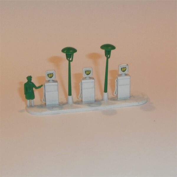 Matchbox Lesney A1b BP Petrol Pumps Accessory Set