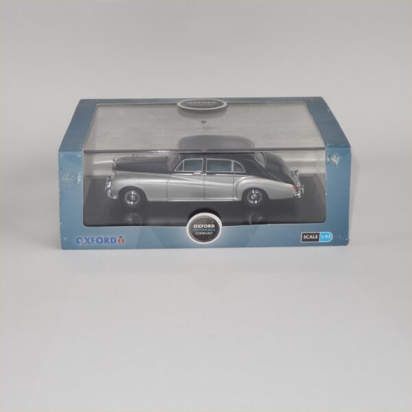 Oxford 43RRP5001 Rolls Royce Phantom V James Young Navy Silver