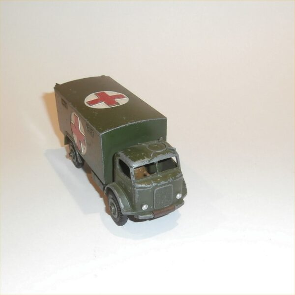 Dinky Toys 626 Military Ambulance - Image 2