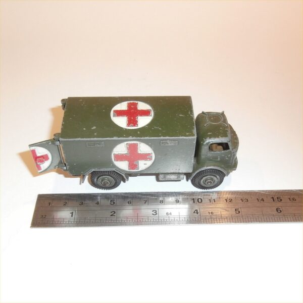 Dinky Toys 626 Military Ambulance - Image 5