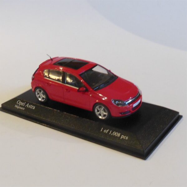 Minichamps Opel Astra 2004 Red #400 043000 - Image 6
