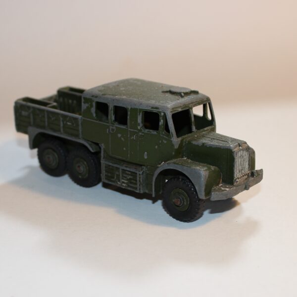 Dinky Toys 689 Medium Artillery Tractor