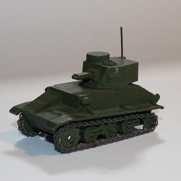 Dinky Toys 152a Light Tank