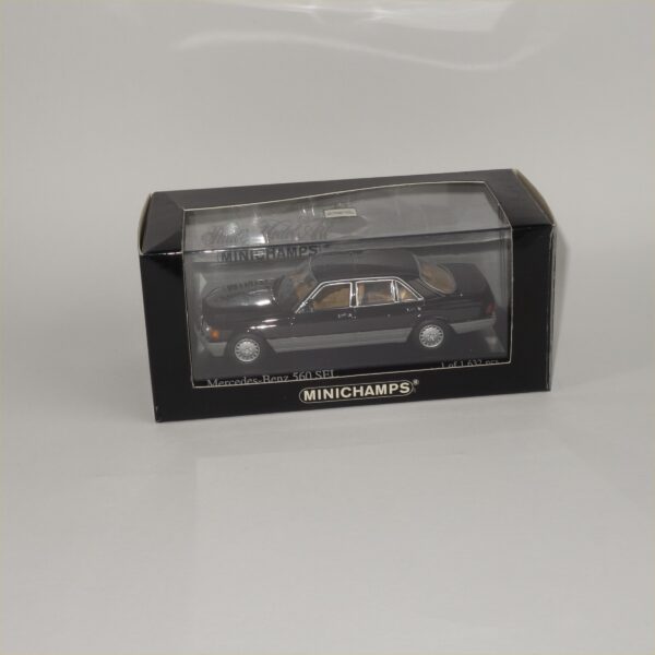 Minichamps 1989-91 Mercedes Benz 560 SLE Black