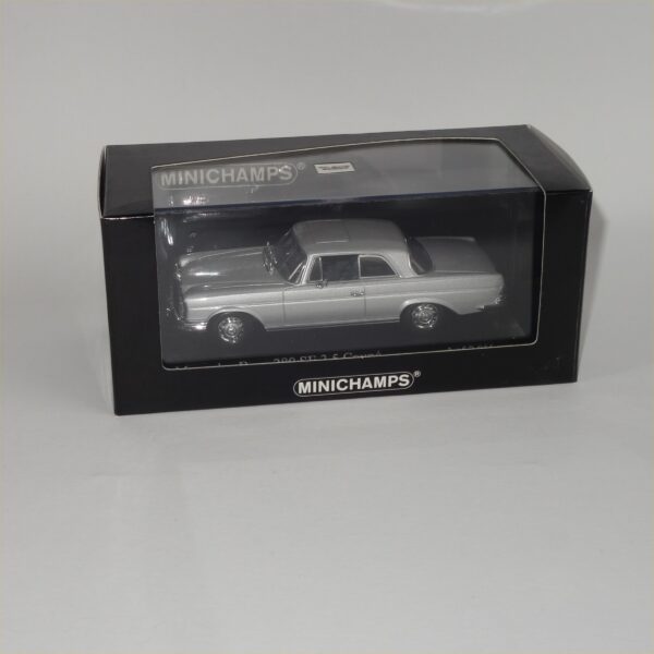 Minichamps 1970 Mercedes Benz 280 SE Coupe Silver