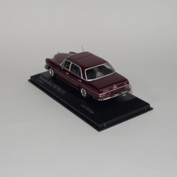 Minichamps 1968-72 Mercedes 300 SEL 6.3 Red - Image 4