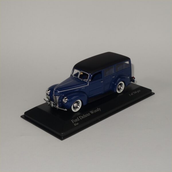 Minichamps 1940 Ford V8 DeLuxe Woody Blue - Image 5