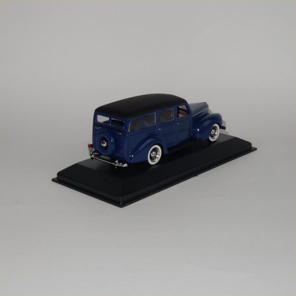 Minichamps 1940 Ford V8 DeLuxe Woody Blue - Image 3
