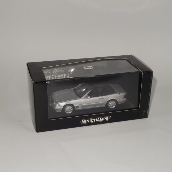 Minichamps 1999 Mercedes Benz SL500 Silver