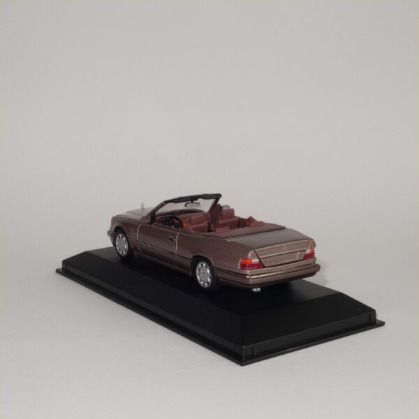 Minichamps 1994 Mercedes Benz E Class Cabriolet Rosewood - Image 3