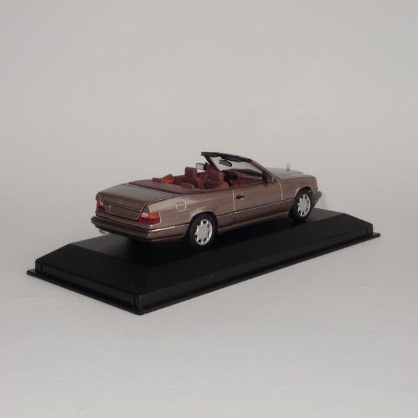Minichamps 1994 Mercedes Benz E Class Cabriolet Rosewood - Image 4