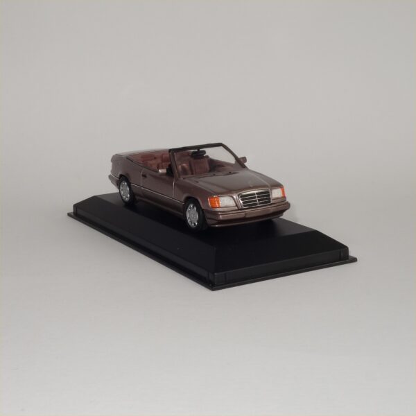 Minichamps 1994 Mercedes Benz E Class Cabriolet Rosewood - Image 5