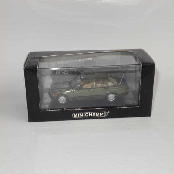 Minichamps 1984 Mercedes Benz 190E Green Metallic