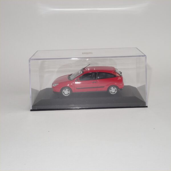 Minichamps 1998 Ford Focus 3 door Saloon Red