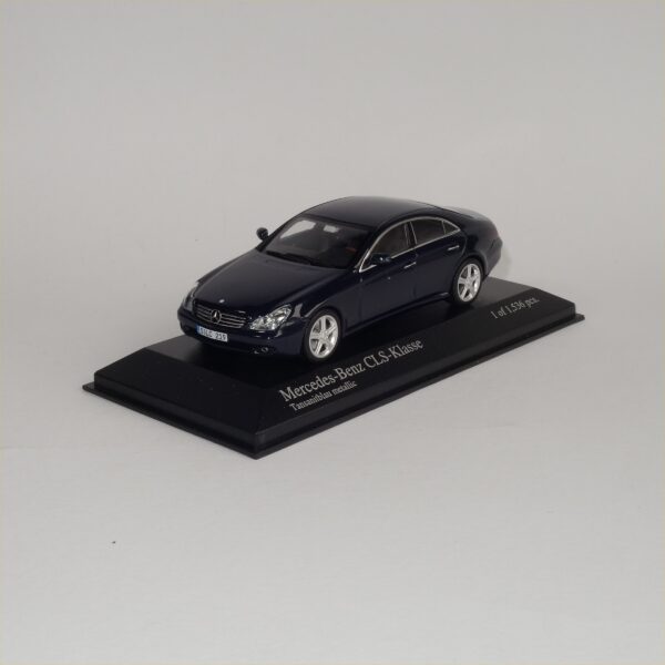 Minichamps 2004 Mercedes Benz CLS Class Blue - Image 3