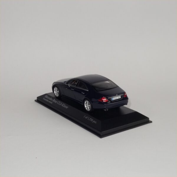 Minichamps 2004 Mercedes Benz CLS Class Blue - Image 4