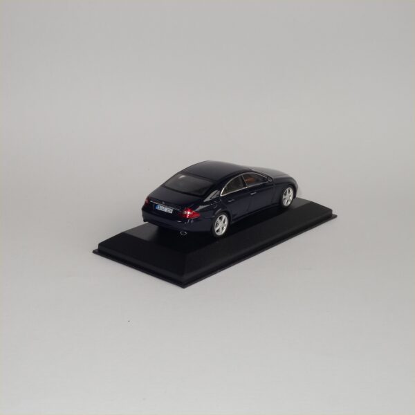 Minichamps 2004 Mercedes Benz CLS Class Blue - Image 5