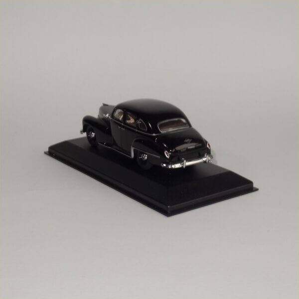 Minichamps 1951-53 Opel Kapitan Black - Image 4