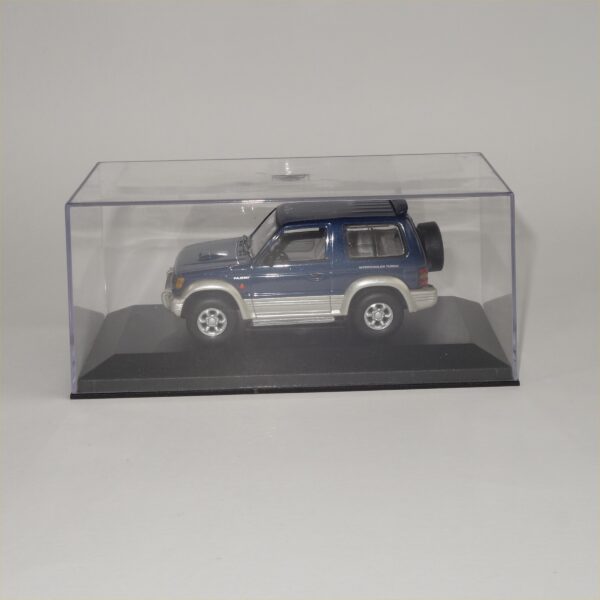 Minichamps 1994 Mitsubishi Pajero SWB Blue Metallic