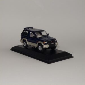 Minichamps 1994 Mitsubishi Pajero SWB Blue Metallic 