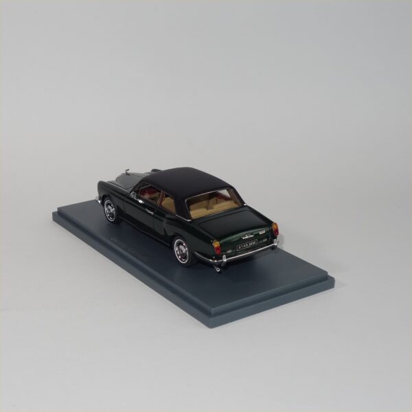 Neo Scale Models 044145 Bentley 1971 Corniche Green - Image 4