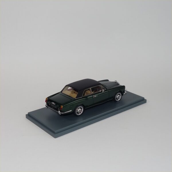 Neo Scale Models 044145 Bentley 1971 Corniche Green - Image 5