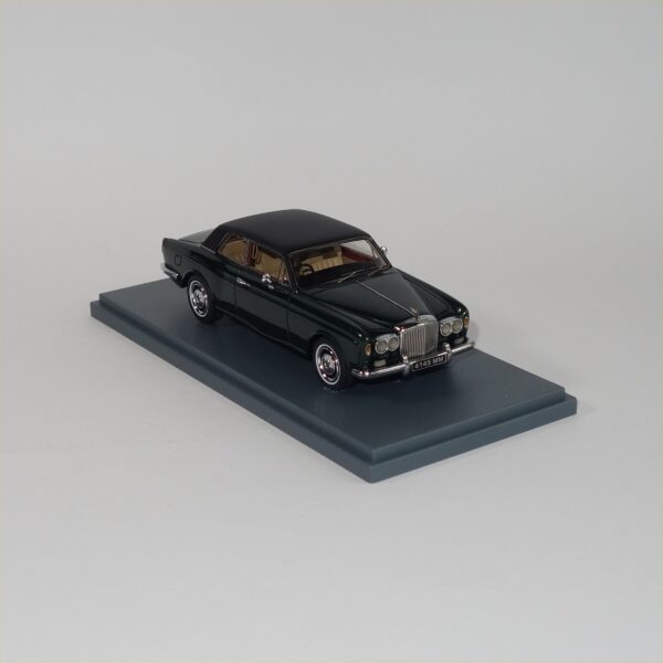 Neo Scale Models 044145 Bentley 1971 Corniche Green - Image 6