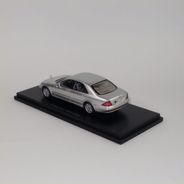 Spark S1062 1998 Mercedes Benz W220 S-Klass Silver - Image 3