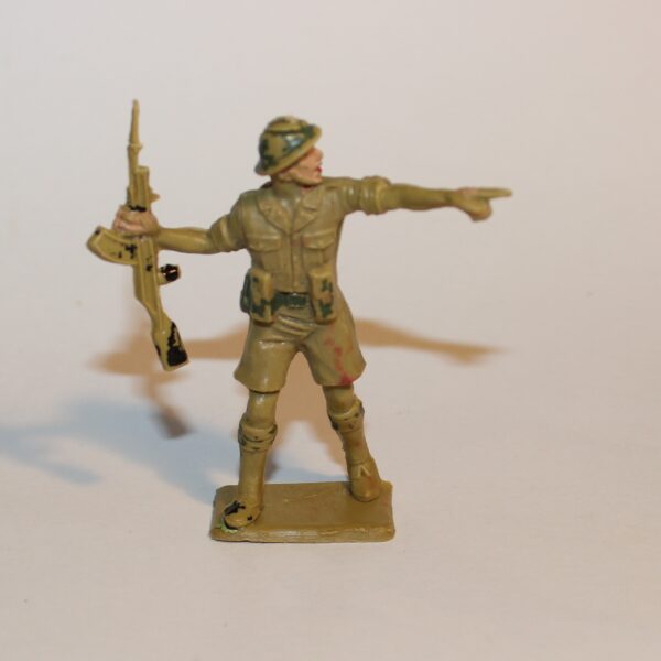 Cherilea Toys Plastic 60mm Scale British 8th Army Soldier with Rifle