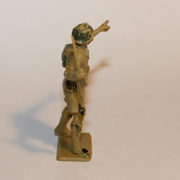 Cherilea Toys Plastic 60mm Scale British 8th Army Soldier with Rifle