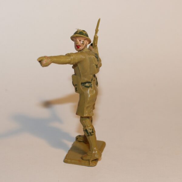 Cherilea Toys Plastic 60mm Scale British 8th Army Soldier with Rifle