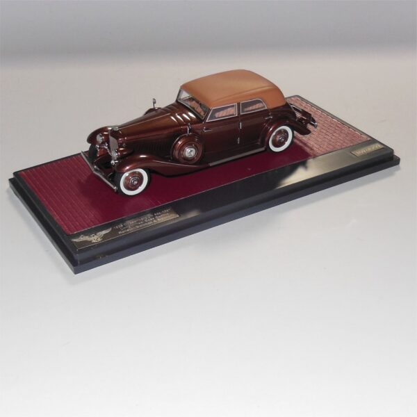 Matrix Models MX50406-021 Duesenberg JN 559-2587 Sedan LWB Rollston 1935 Brown