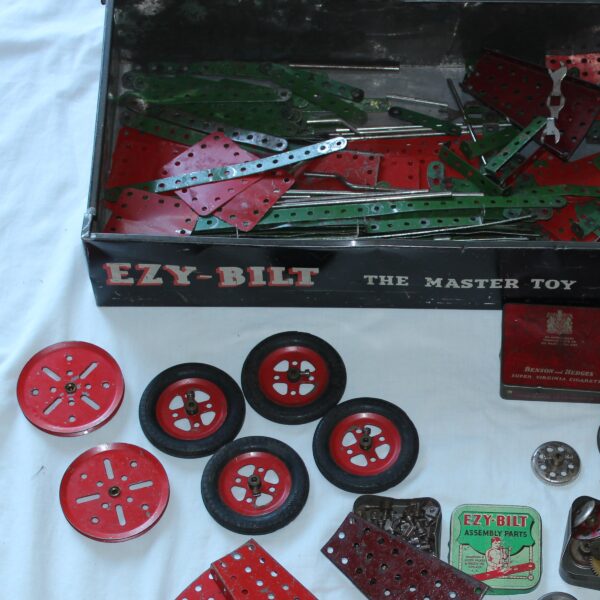 Ezy-Bilt Australian Meccano Set 8 Tin Box