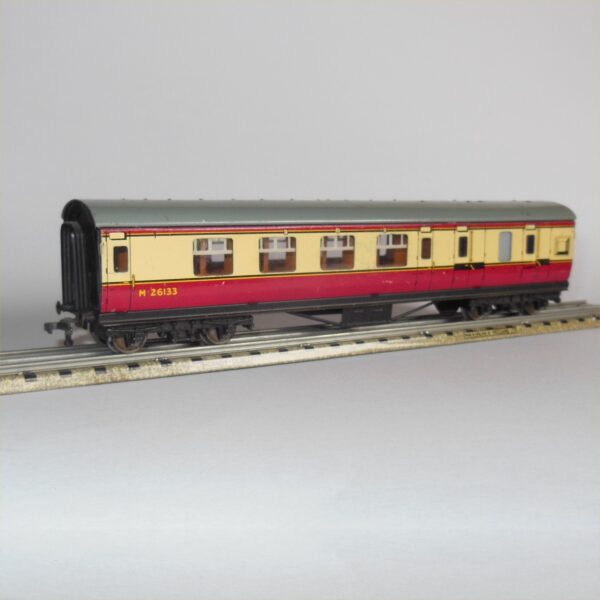 Hornby Dublo 32018 Stanier Coach M26133