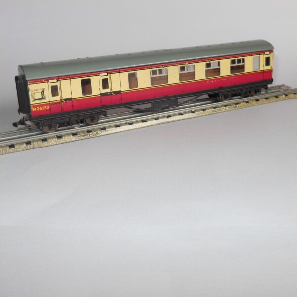 Hornby Dublo 32018 Stanier Coach M26133