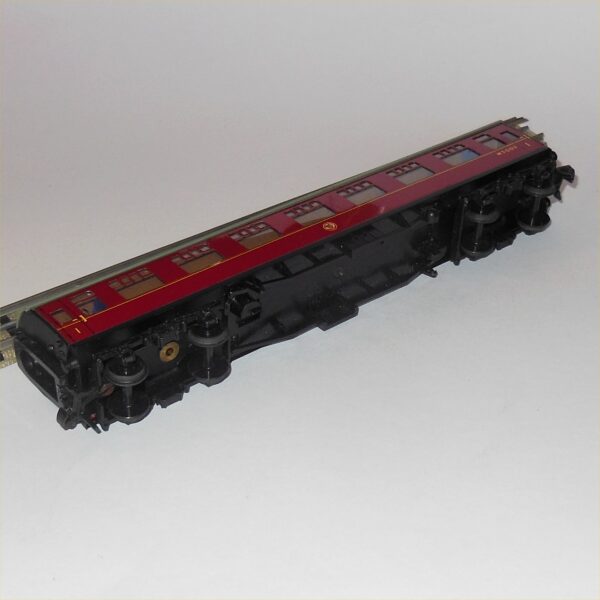 Hornby Dublo 4062 Passenger Coach 1st Corridor M3002