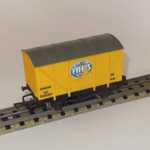 Wrenn W5022 Fyffes Banana Van OO Scale with Dublo Coupling