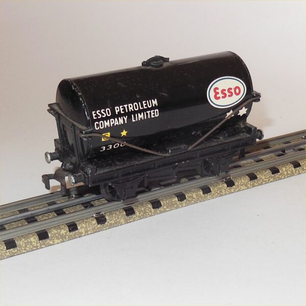 Hornby Dublo 4680 Tanker Esso Petrol Tank Wagon OO Scale