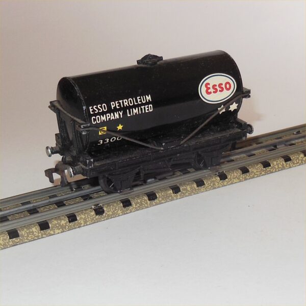 Hornby Dublo 4680 Tanker Esso Petrol Tank Wagon OO Scale