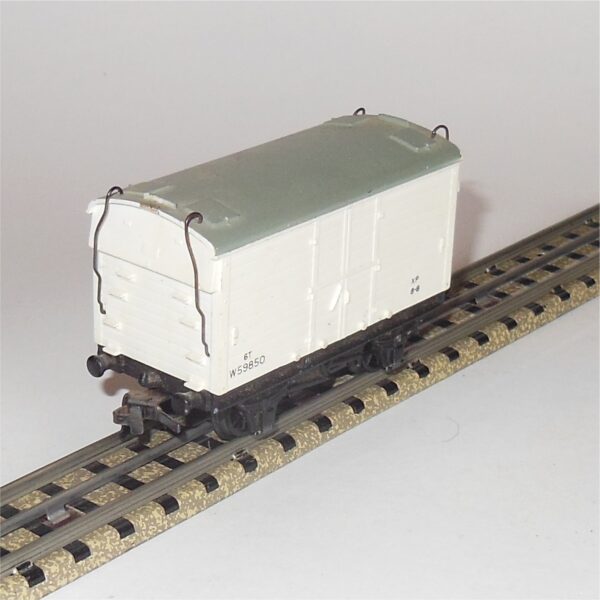 Hornby Dublo 32062 3-Rail 6T Refrigerated Van OO Scale