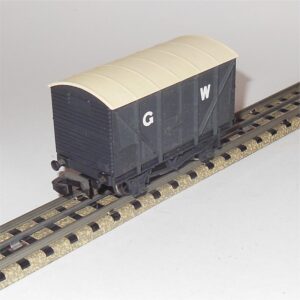 Wrenn Railways W5028 12T Banana Van GW Grey with Dublo Coupling OO Scale