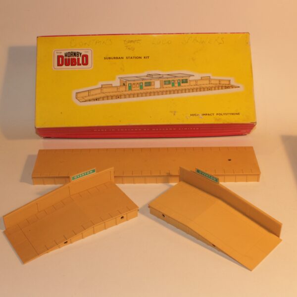 Hornby Dublo 5085 Suburban Station Kit Boxed OO HO Scale